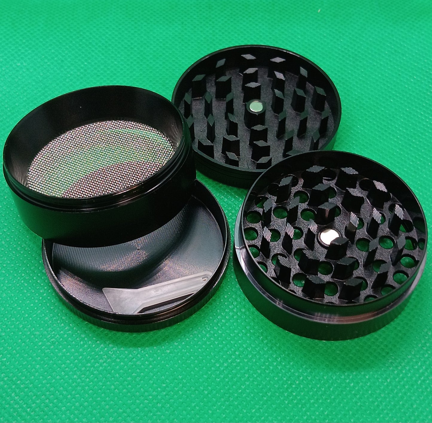 4pc green leaf grinder 2"